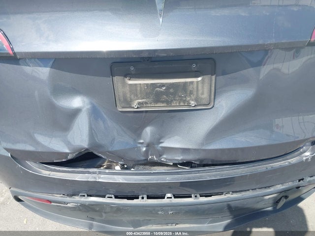 7SAYGDED6PF944272 Tesla Model Y Rwd