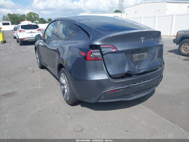 2023 TESLA MODEL Y 7SAYGDED6PF944272 Photo 2