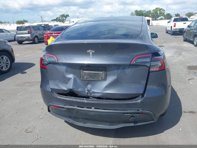 2023 TESLA MODEL Y 7SAYGDED6PF944272 Photo 5