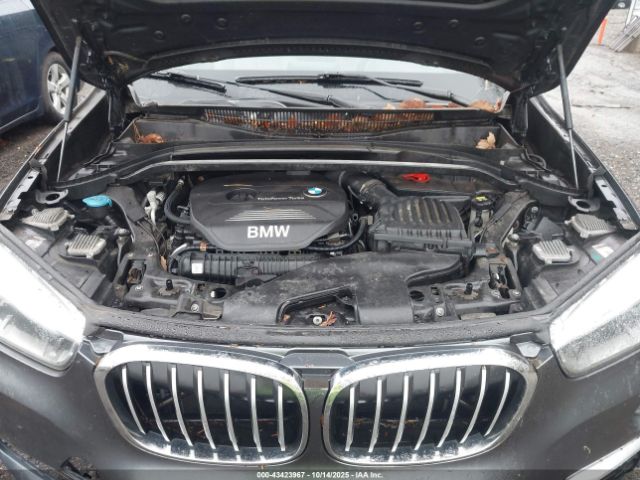 2017 BMW X1 WBXHT3C35H5F84692 Photo 9