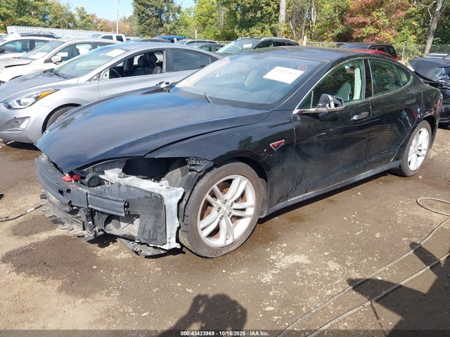 2013 TESLA MODEL S 5YJSA1AC7DFP10623 Photo 1