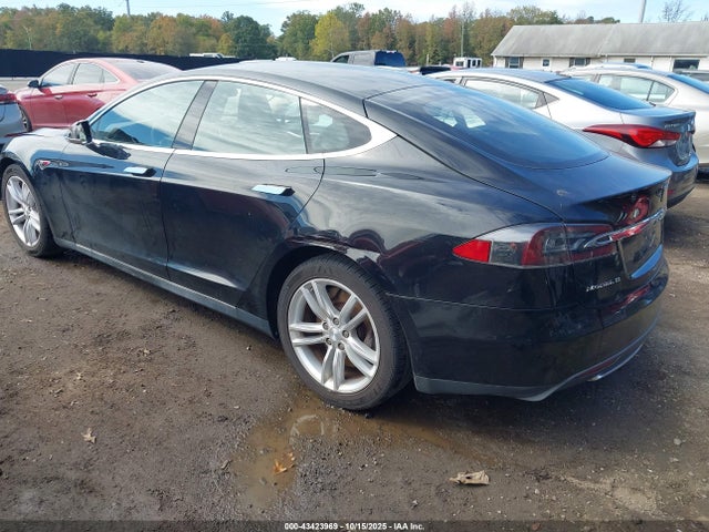 2013 TESLA MODEL S 5YJSA1AC7DFP10623 Photo 2