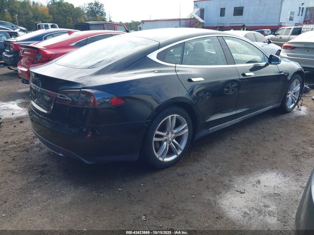 2013 TESLA MODEL S 5YJSA1AC7DFP10623 Photo 3