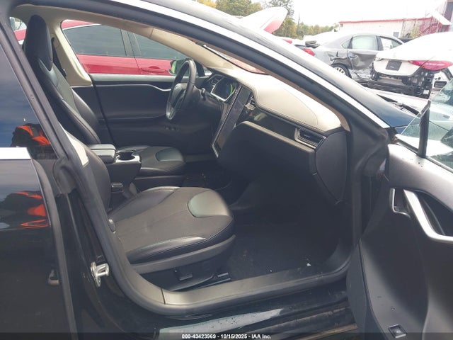 2013 TESLA MODEL S 5YJSA1AC7DFP10623 Photo 4