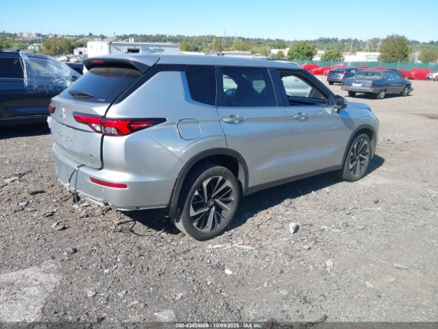 2022 MITSUBISHI OUTLANDER JA4J4UA88NZ053983 Photo 3