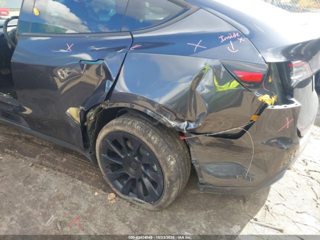 2024 TESLA MODEL Y 7SAYGDEE2RF157220 Photo 5