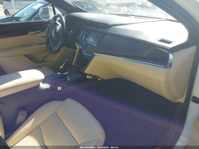 2018 CADILLAC XT5 1GYKNDRS2JZ109122 Photo 4