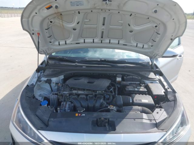 2019 HYUNDAI ELANTRA KMHD74LF1KU888270 Photo 9