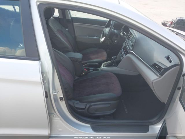 2019 HYUNDAI ELANTRA KMHD74LF1KU888270 Photo 4