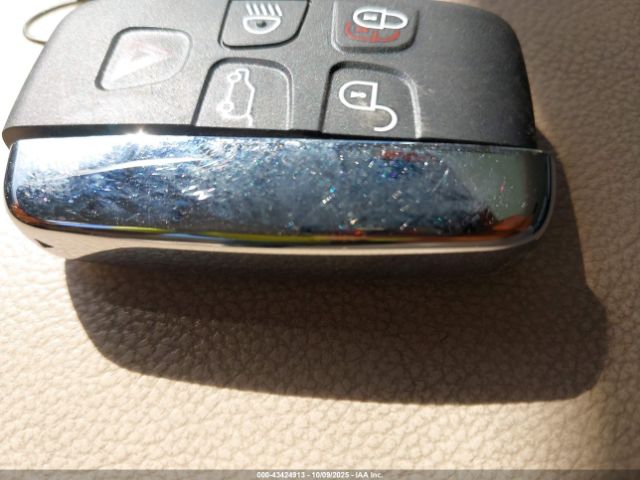 2017 JAGUAR XF SAJBD4BNXHCY32258 Photo 10