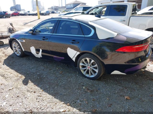 2017 JAGUAR XF SAJBD4BNXHCY32258 Photo 2