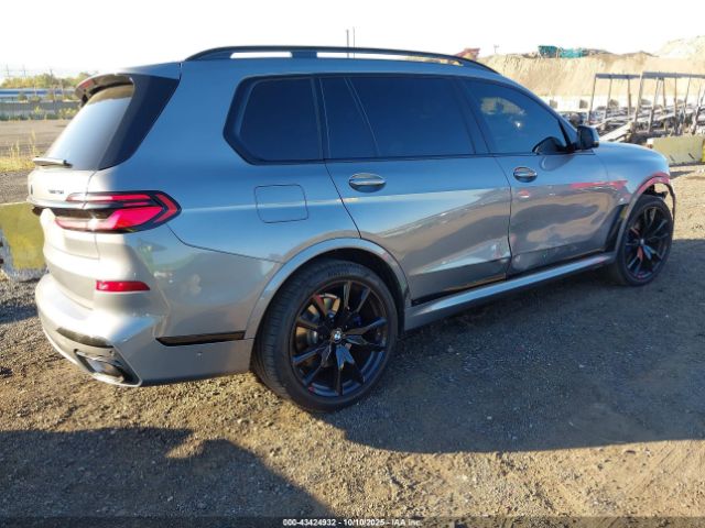 2024 BMW X7 5UX23EM02R9U74689 Photo 3