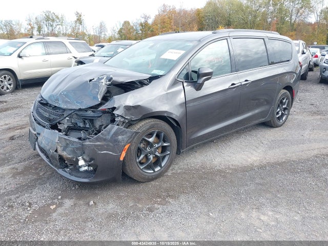 2019 CHRYSLER PACIFICA 2C4RC1BG3KR560649 Photo 1