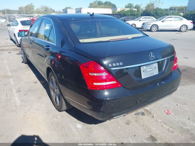2011 MERCEDES-BENZ S 550 WDDNG7BB7BA362371 Photo 2