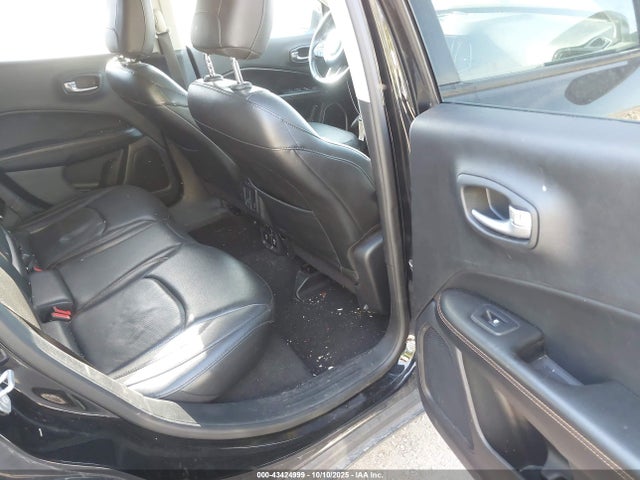 43424999 :رقم المزاد ، 3C4NJDCB7JT501589 vin ، 2018 Jeep Compass Limited 4x4 مزاد بيع