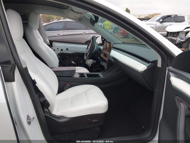 2023 TESLA MODEL Y 7SAYGDEEXPF607886 Photo 4