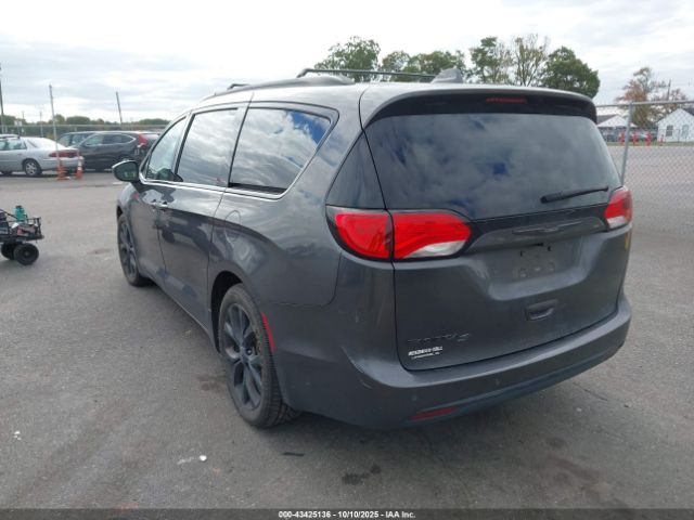 2018 CHRYSLER PACIFICA 2C4RC1FG3JR356751 Photo 2