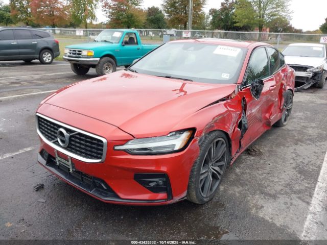 2019 VOLVO S60 7JRA22TM4KG004573 Photo 1