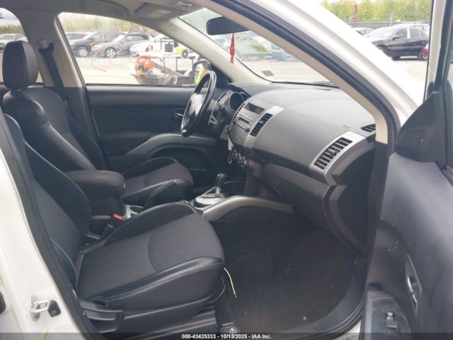 2013 MITSUBISHI OUTLANDER JA4JT3AW1DU006642 Photo 4