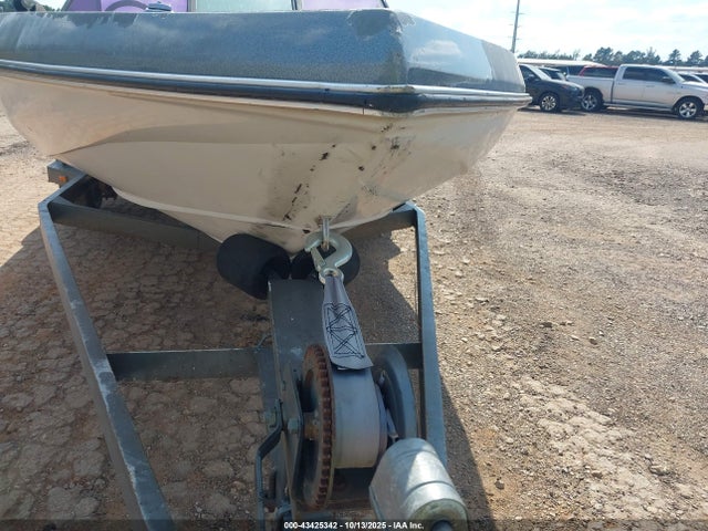 Продажа на аукционе авто 1983 Ebbtide 17', vin: ETC30912M83F, номер лота: 43425342