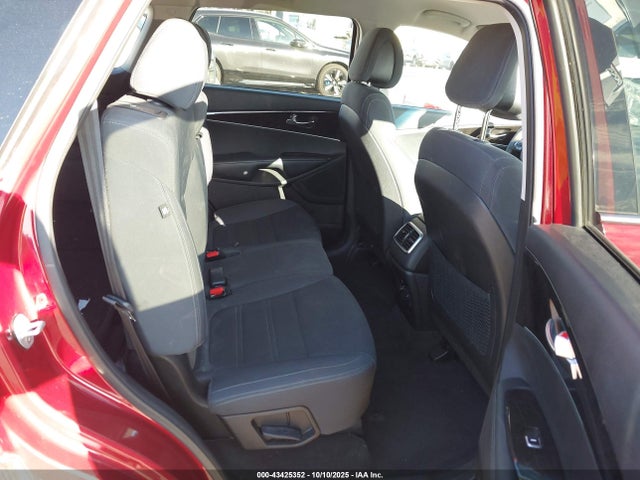 5XYPGDA59GG131864 KIA Sorento 3.3l Lx