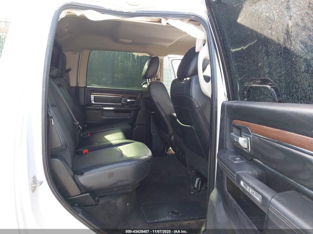 43425407 :رقم المزاد ، 3C6UR5FL1HG667339 vin ، 2017 Ram 2500 Laramie  4x4 6'4 Box مزاد بيع