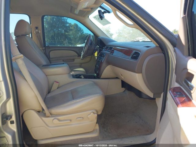 2011 CHEVROLET TAHOE 1GNSCAE0XBR118464 Photo 4