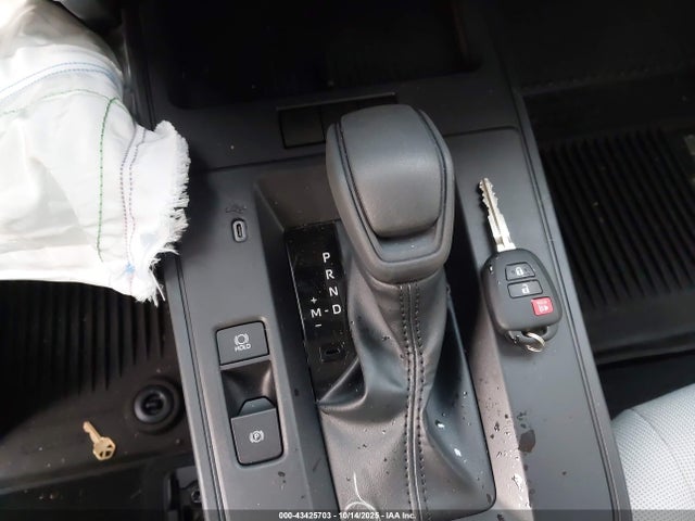 7MUAAAAG8TV151842 Toyota Corolla Cross L