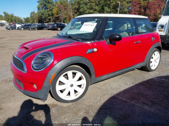 2007 MINI COOPER S WMWMF73527TT84529 Photo 1