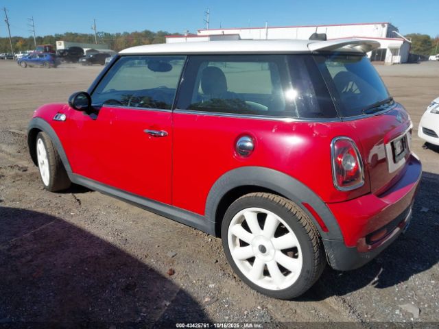 2007 MINI COOPER S WMWMF73527TT84529 Photo 2