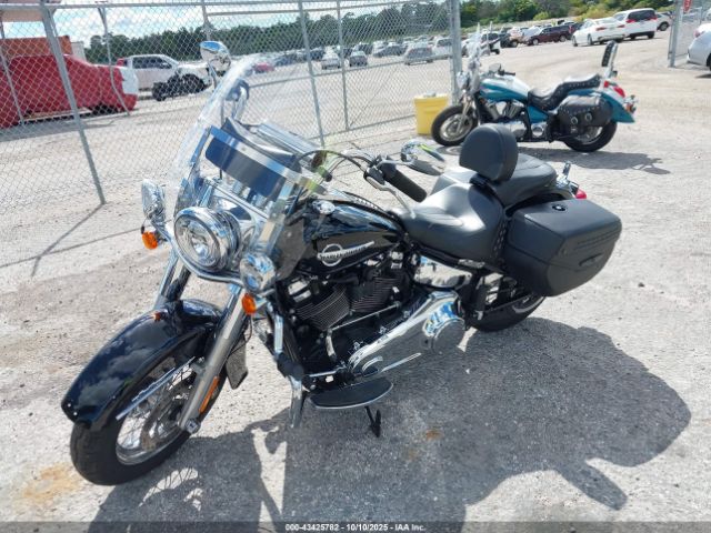 2020 HARLEY-DAVIDSON FLHC 1HD1YAJ12LB050190 Photo 1