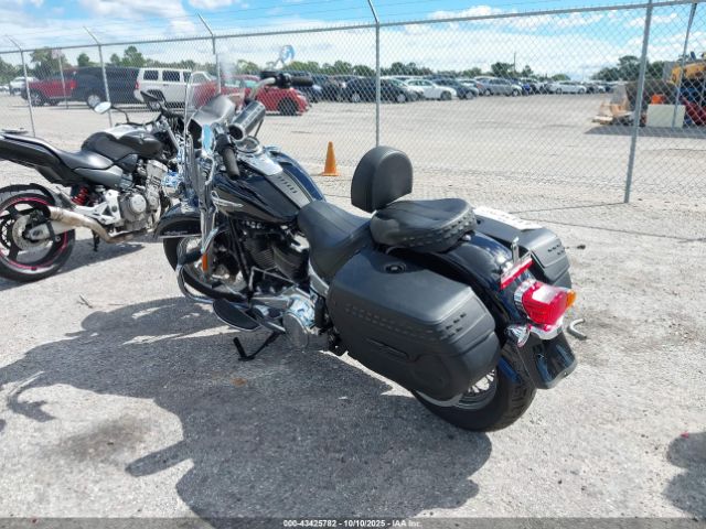 2020 HARLEY-DAVIDSON FLHC 1HD1YAJ12LB050190 Photo 2