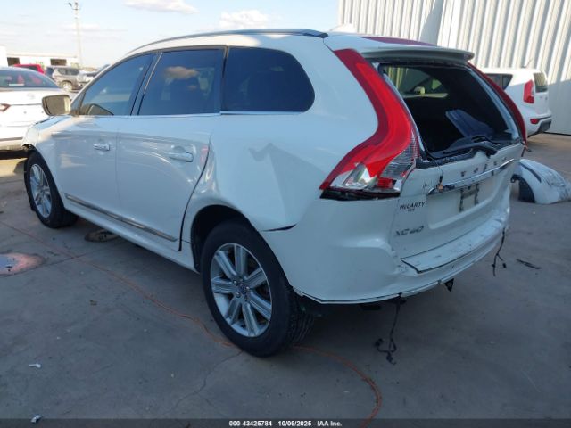 2017 VOLVO XC60 YV440MDU6H2023396 Photo 2