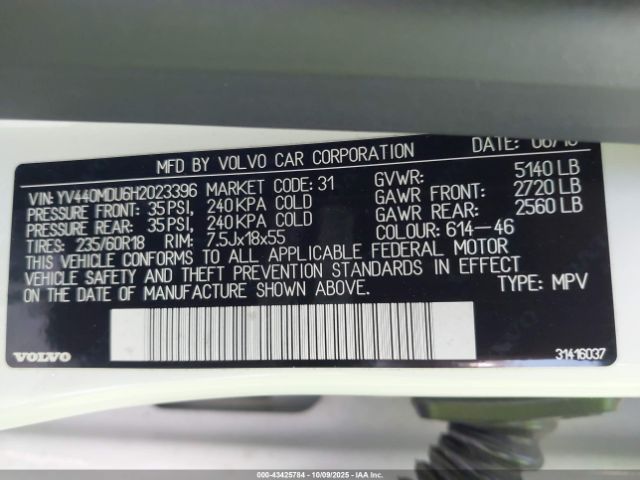 2017 VOLVO XC60 YV440MDU6H2023396 Photo 8