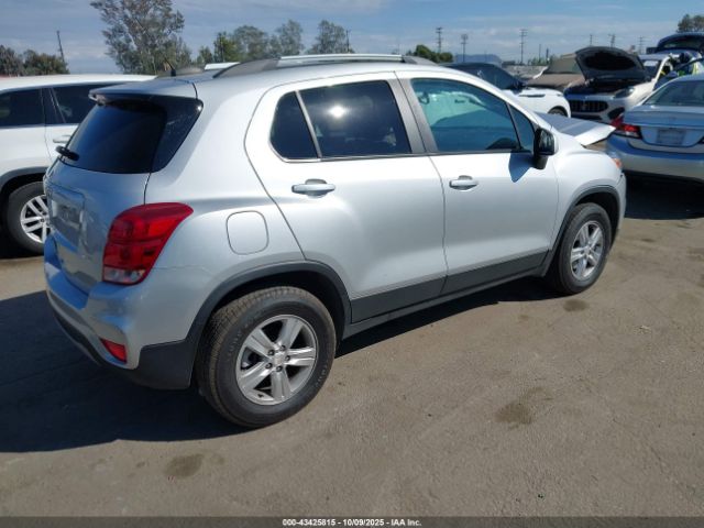 2021 CHEVROLET TRAX KL7CJPSM6MB372548 Photo 3