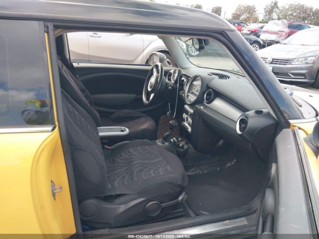 2009 MINI COOPER CLUBMAN WMWML33569TX36466 Photo 4
