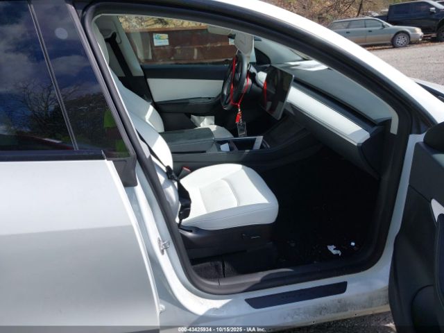 2022 TESLA MODEL Y 7SAYGDEE3NF513362 Photo 4