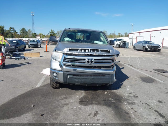 5TFUY5F1XHX588306 Toyota Tundra Sr5 Plus 5.7l V8