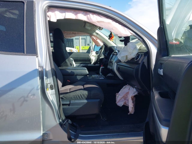 5TFUY5F1XHX588306 Toyota Tundra Sr5 Plus 5.7l V8
