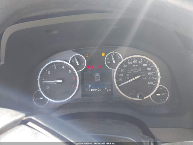 5TFUY5F1XHX588306 Toyota Tundra Sr5 Plus 5.7l V8