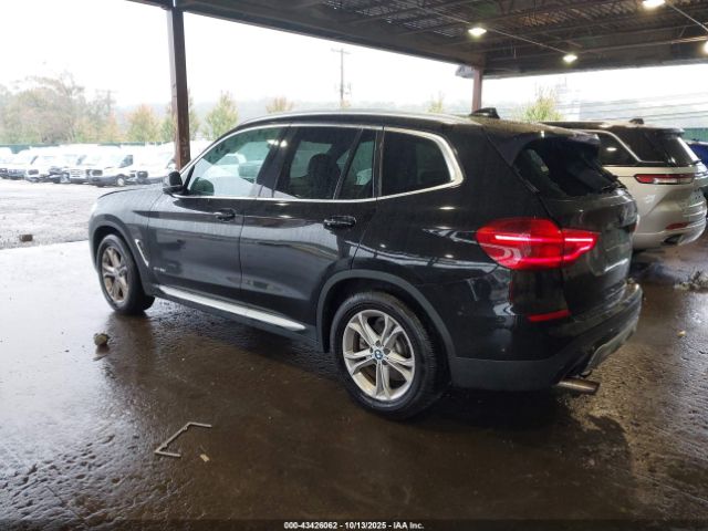 2018 BMW X3 5UXTR9C52JLD60239 Photo 2