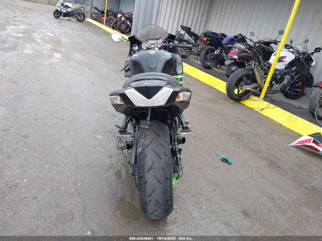 JKBZXNE12EA016337 Kawasaki Zx1400 E