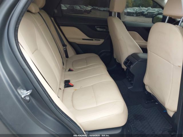 2018 JAGUAR F-PACE SADCJ2GX4JA294091 Photo 7