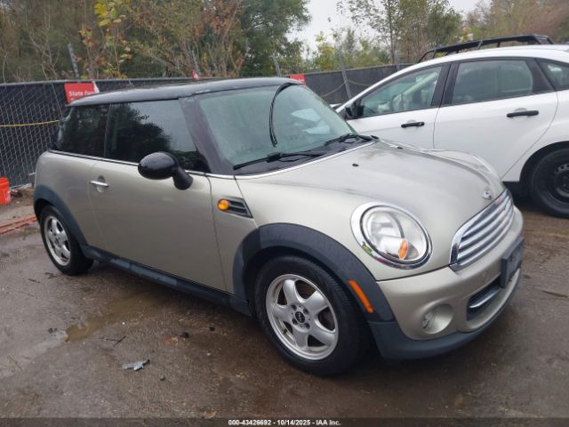 2011 MINI COOPER WMWSU3C50BT181685