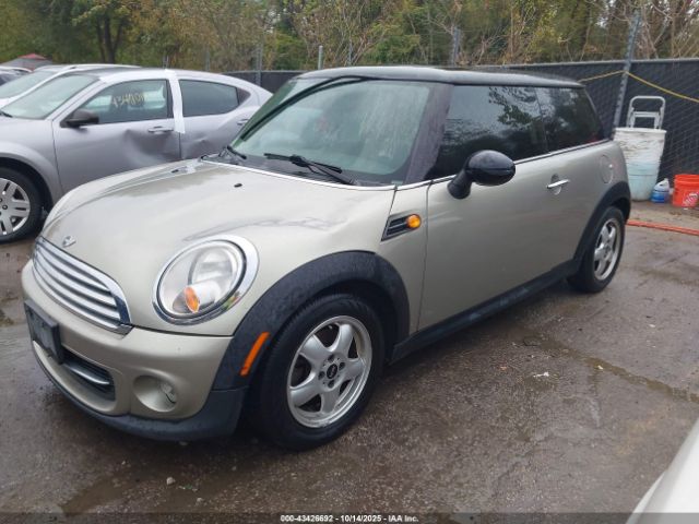 2011 MINI COOPER WMWSU3C50BT181685 Photo 1