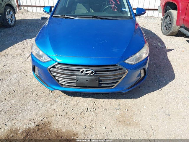 5NPD84LF4HH029372 Hyundai 2017