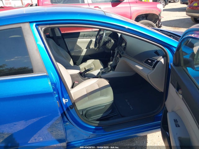5NPD84LF4HH029372 Hyundai 2017
