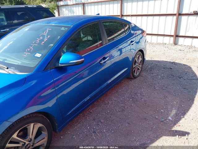 5NPD84LF4HH029372 Hyundai 2017
