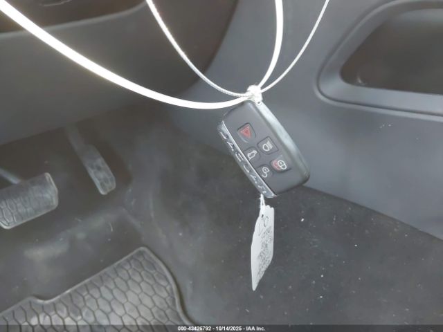 2017 JAGUAR F-PACE SADCK2BV2HA894430 Photo 10