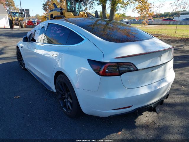 2019 TESLA MODEL 3 5YJ3E1EB6KF393683 Photo 2